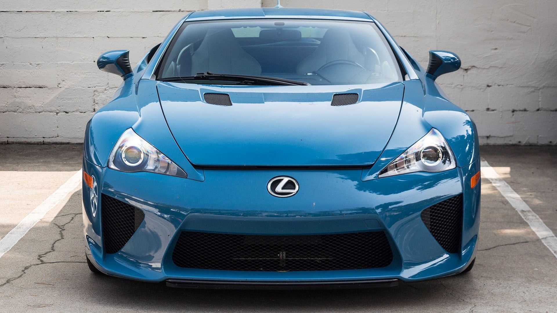 لکسوس LFA  شاهکار ژاپنی که افسانه شد